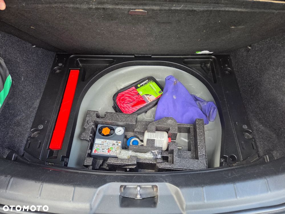 Volvo V40 D2 Drive-E R-Design Kinetic - 14