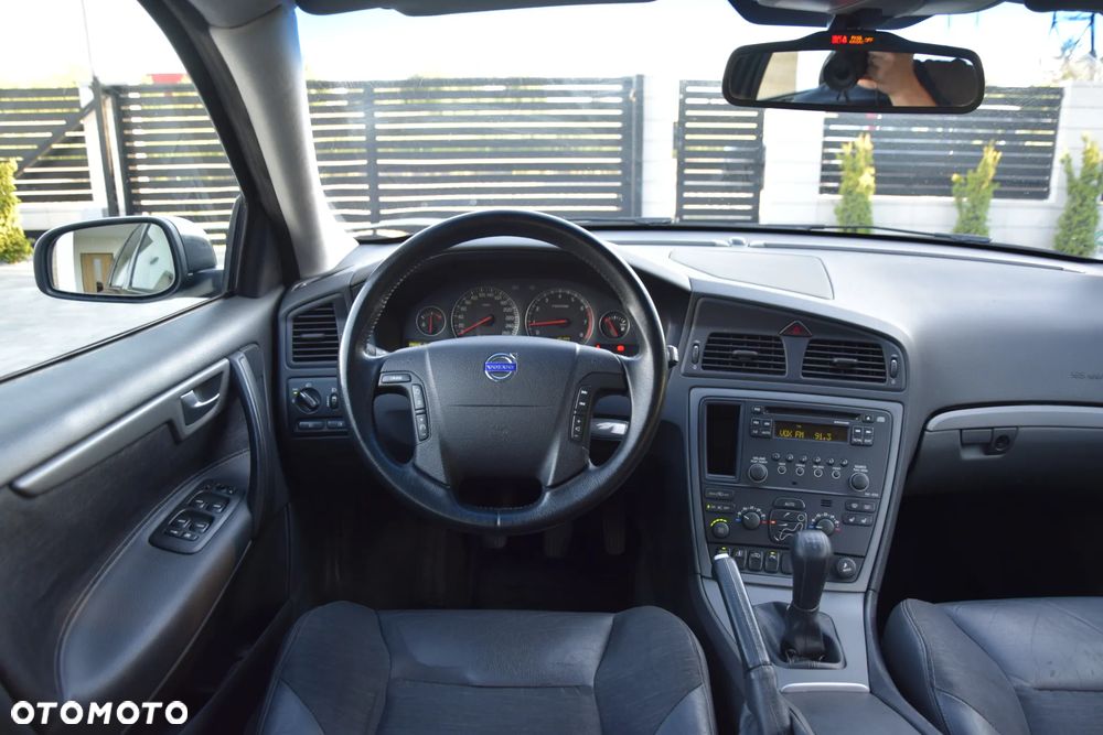 Volvo V70 2.4 Kinetic - 34