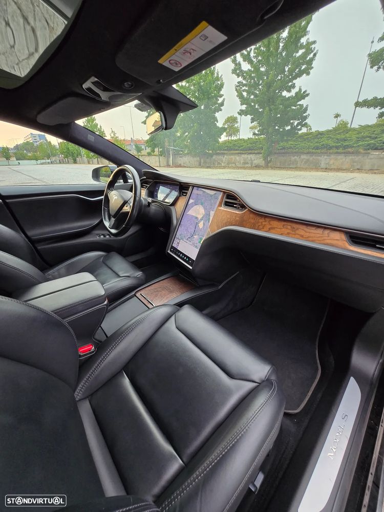 Tesla Model S Long Range - 12