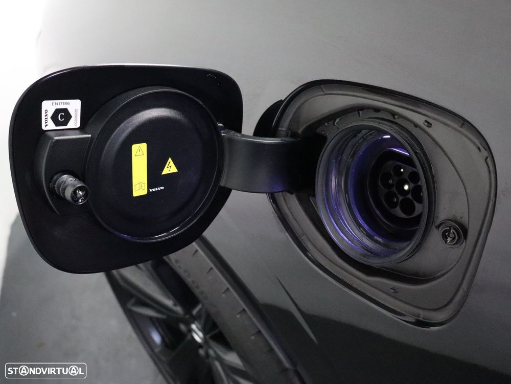 Volvo XC 60 2.0 T6 PHEV Black Edition AWD - 22