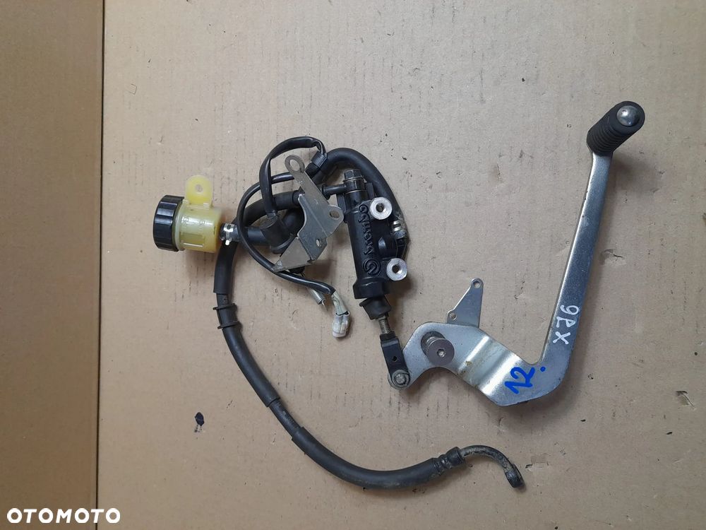 YAMAHA XJ6 09-14 DŹWIGNIA HAMULCA TYŁ POMPA HAMULCOWA - 1
