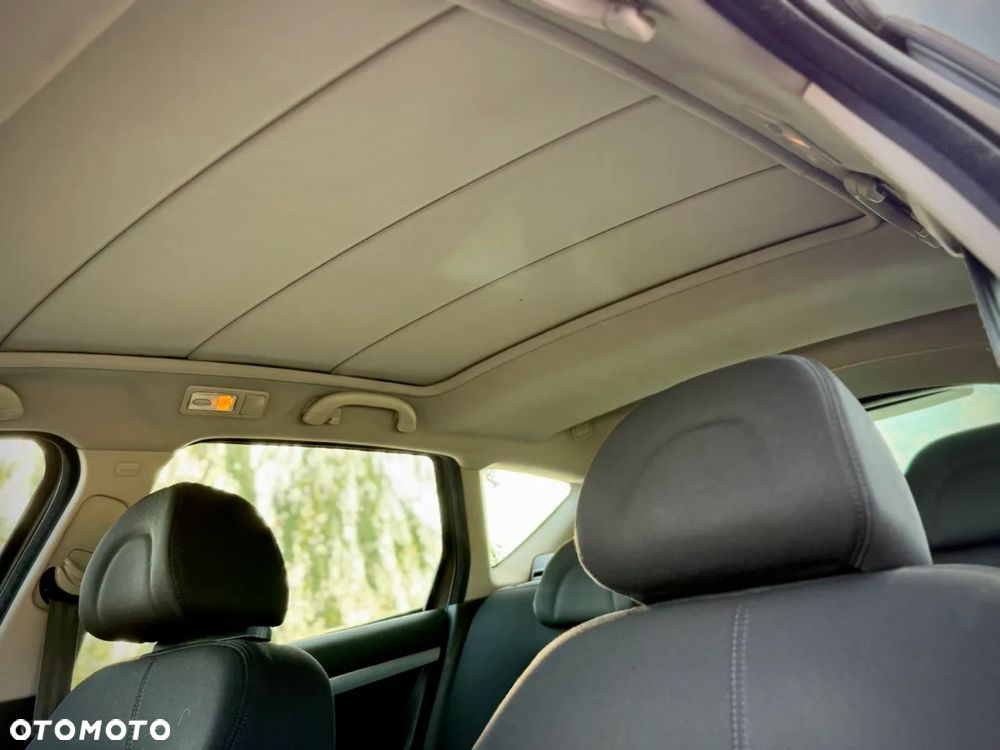 Peugeot 407 2.0 HDI Premium - 26