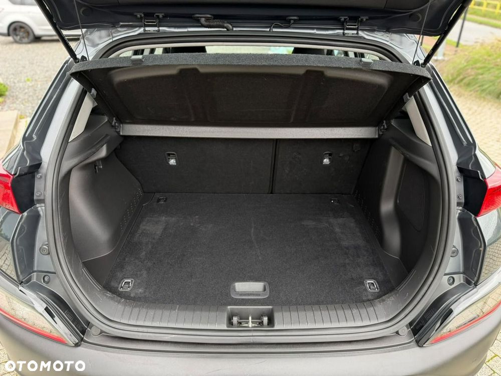 Hyundai Kona - 38
