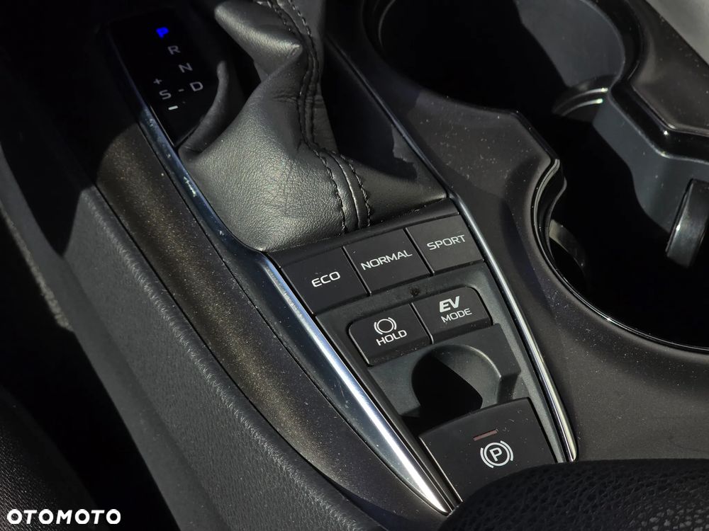 Toyota Camry 2.5 Hybrid Comfort CVT - 26