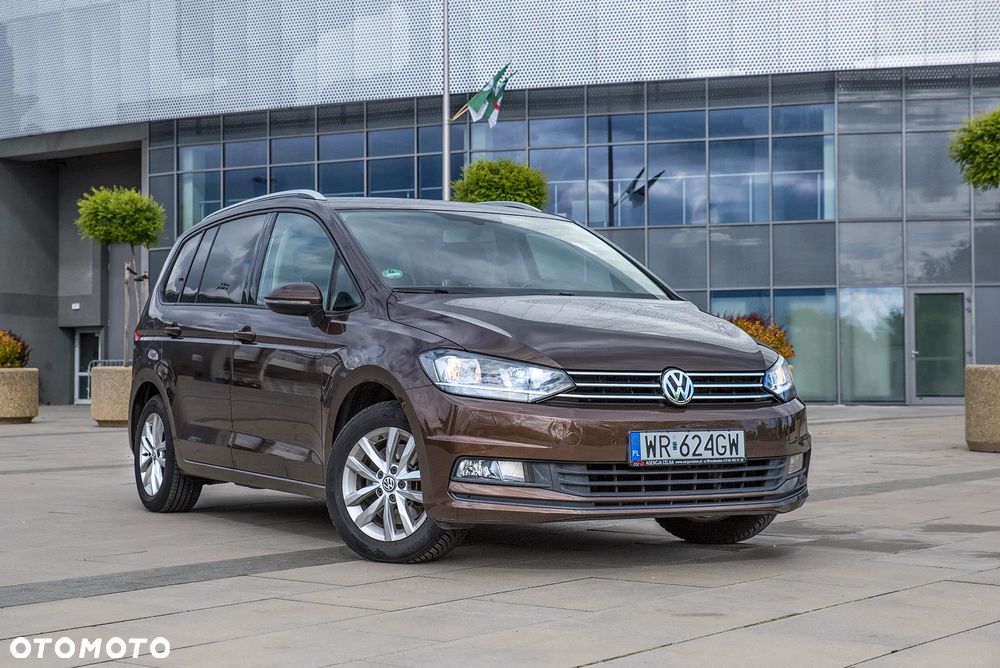 Volkswagen Touran - 1