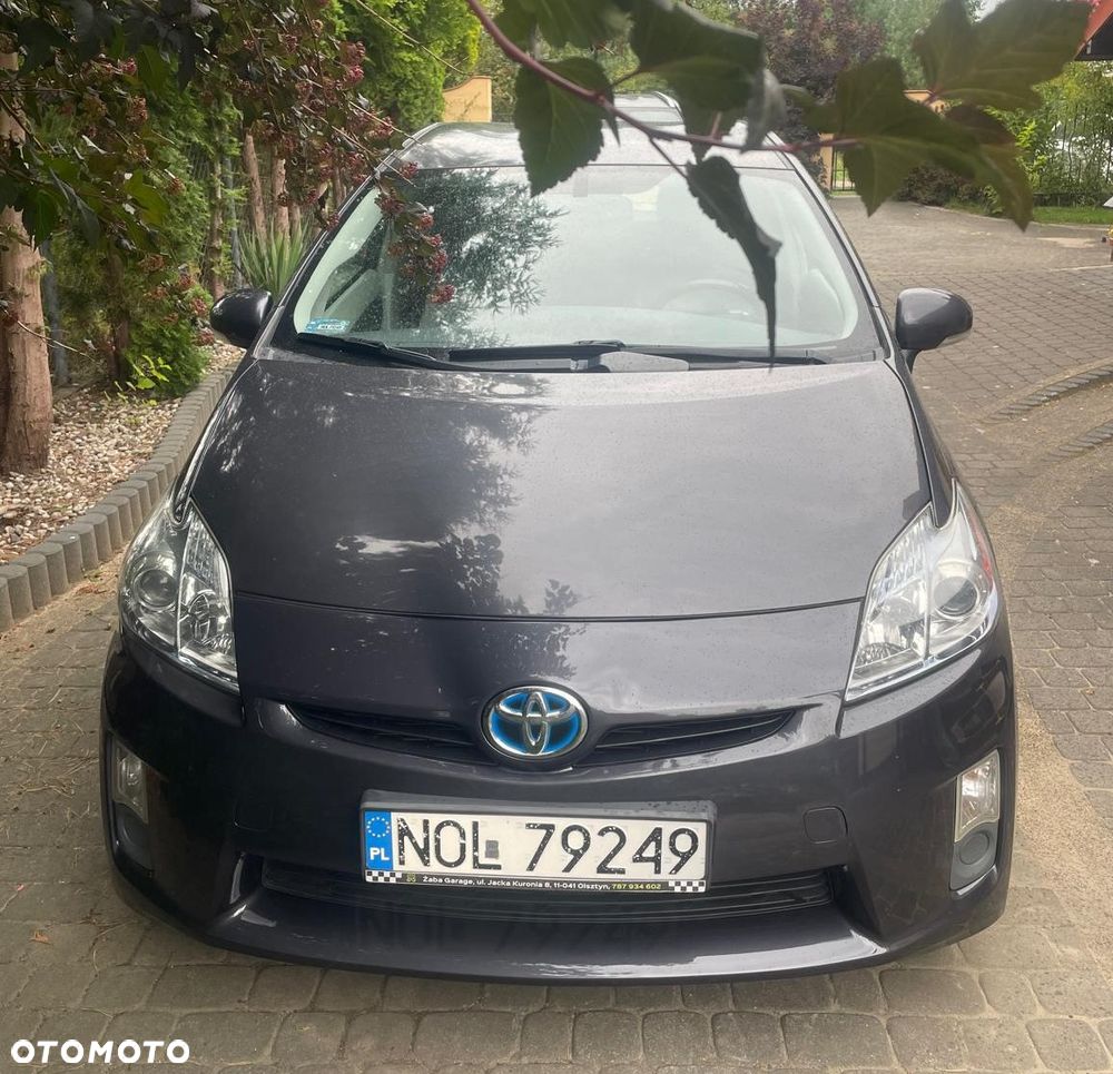 Toyota Prius (Hybrid) - 4
