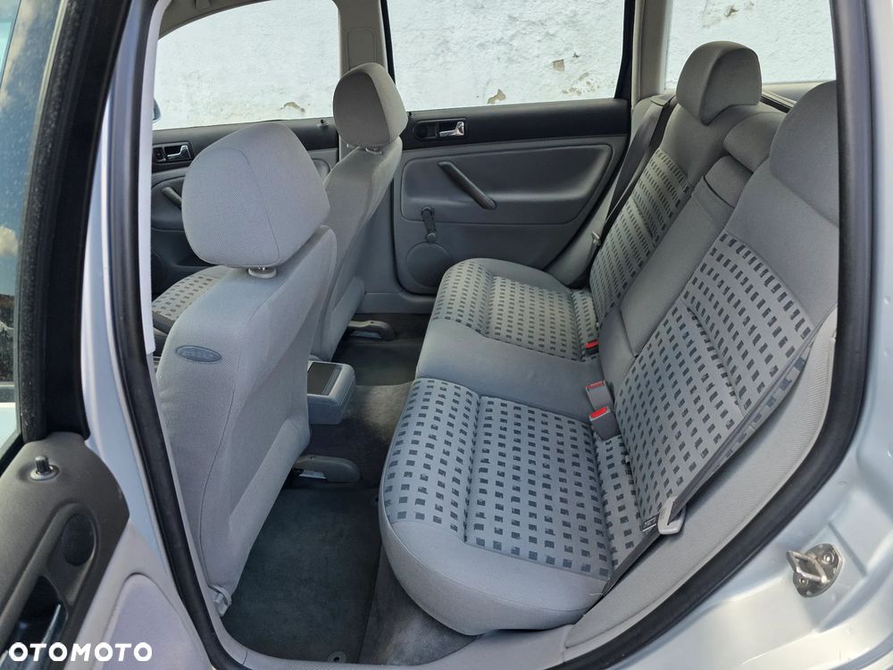 Volkswagen Passat 1.6 Comfortline - 22