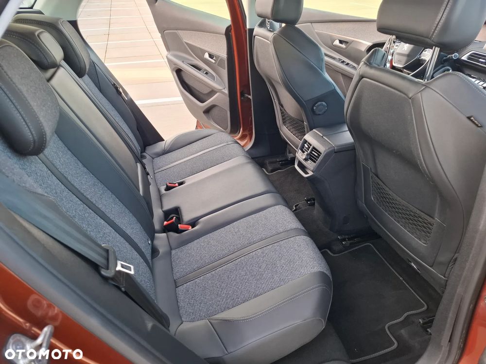 Peugeot 3008 1.5 BlueHDi Allure S&S - 23
