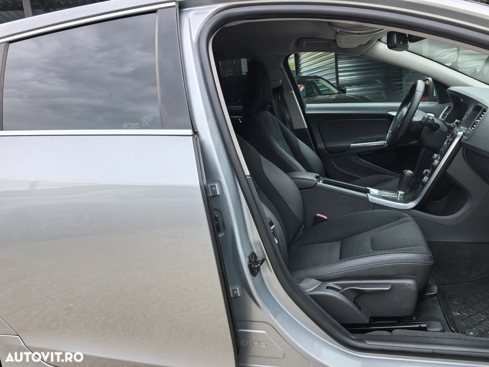 Volvo V60 D4 Geartronic Momentum - 14