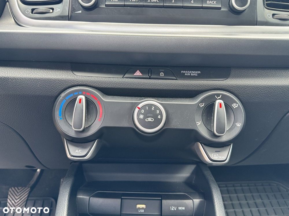 Kia Rio - 18