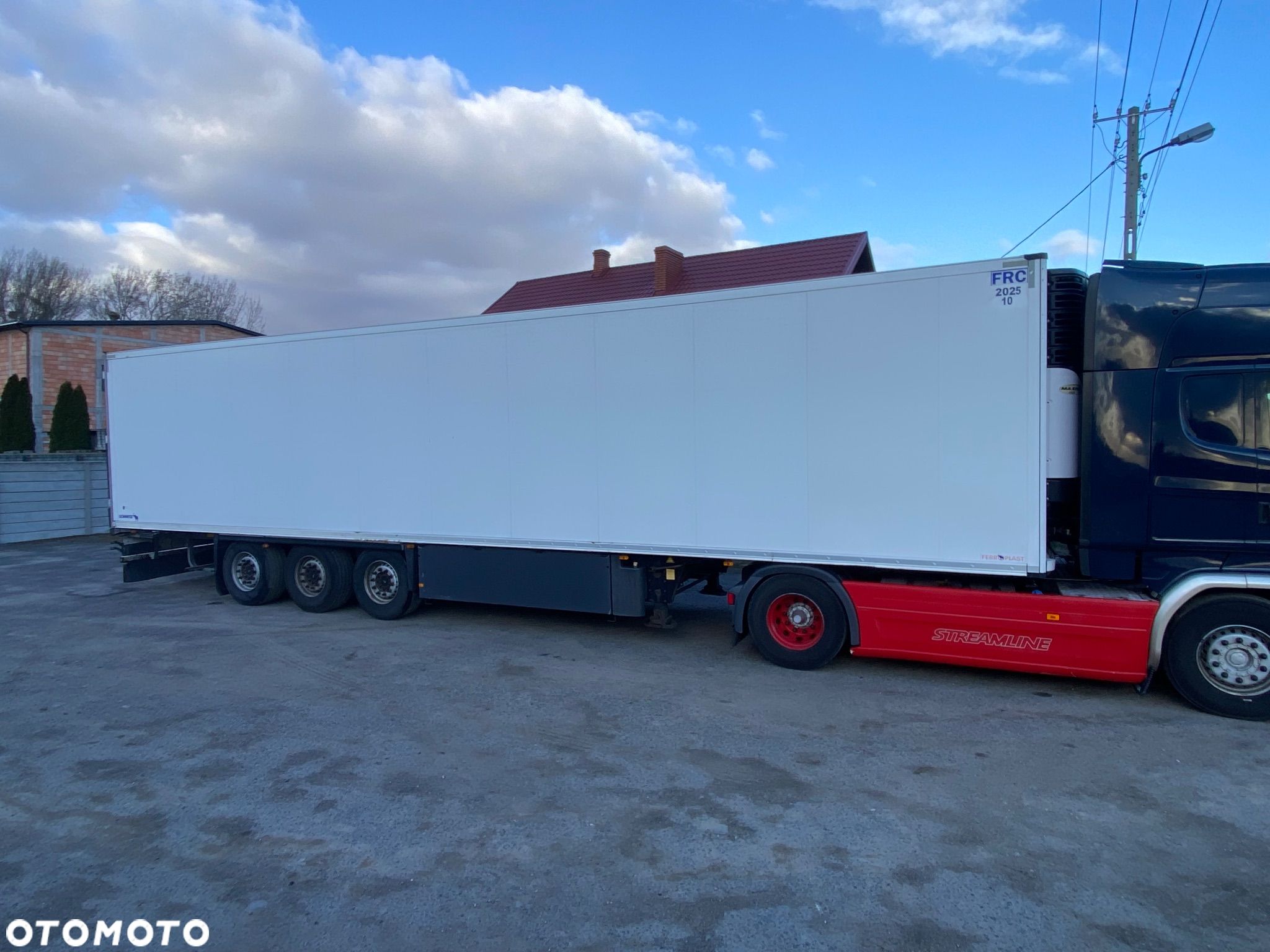 Schmitz Cargobull SKO - 1