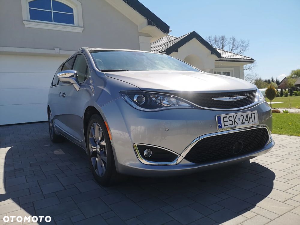 Chrysler Pacifica - 3