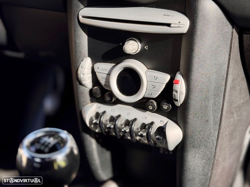 MINI 3 Portas Cooper D - 23