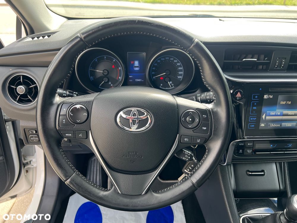 Toyota Auris 1.6 D-4D Executive - 12