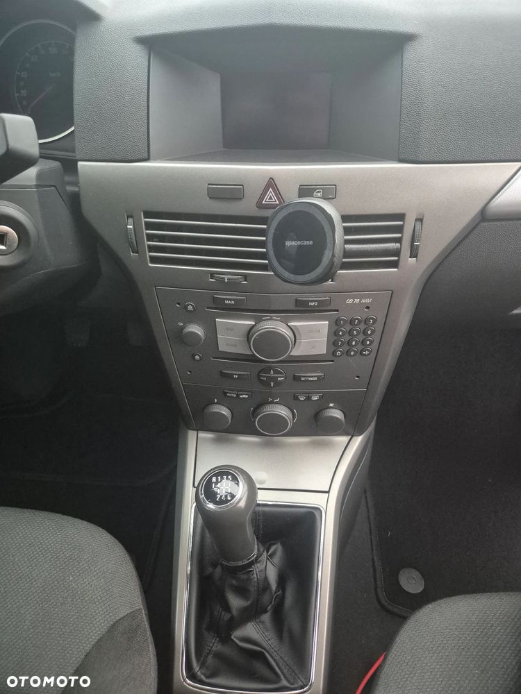 Opel Astra 1.9 CDTI DPF - 17