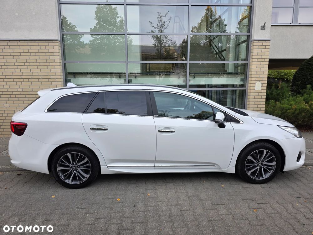 Toyota Avensis - 8
