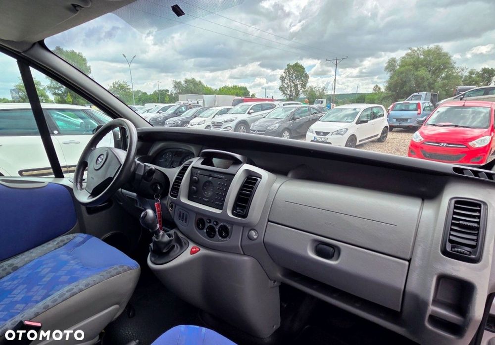 Opel Vivaro - 8
