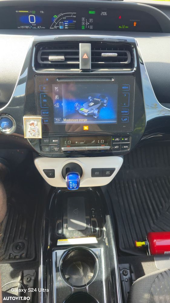Toyota Prius Hybrid - 8