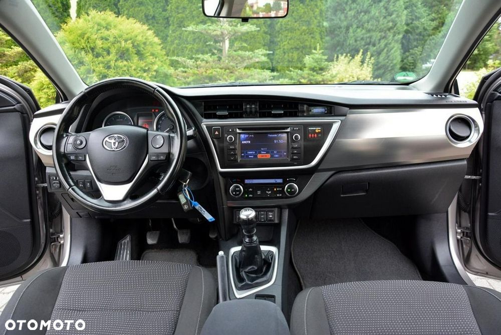 Toyota Auris 1.6 Executive - 22