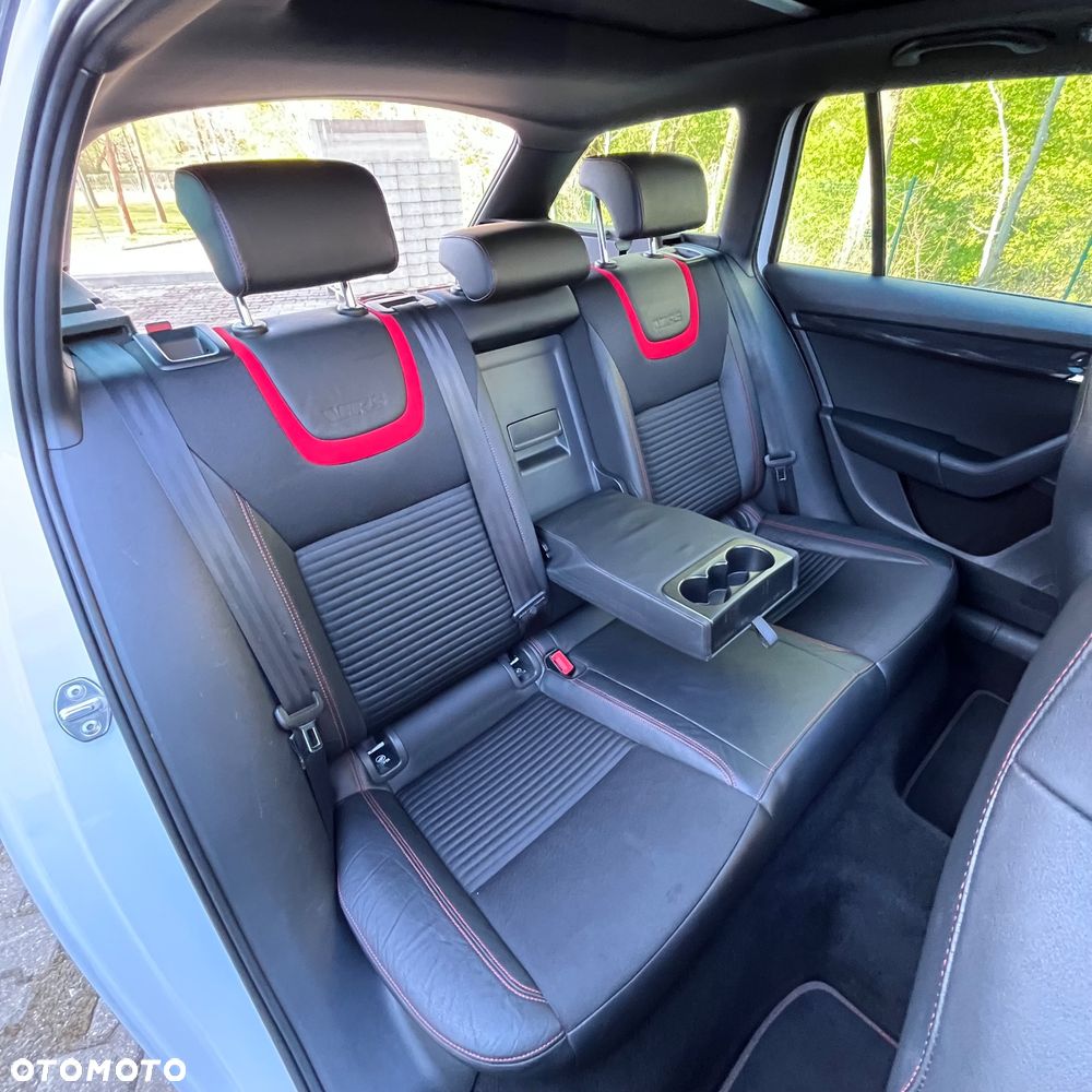 Skoda Octavia 2.0 TDI DSG RS - 26