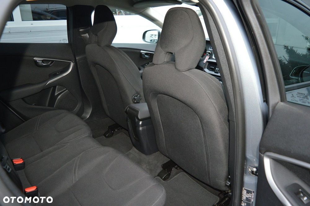 Volvo V40 D2 Geartronic Kinetic - 30