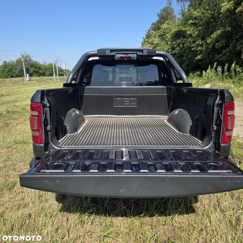 RAM 1500 Crew Cab Shortbed Laramie - 6