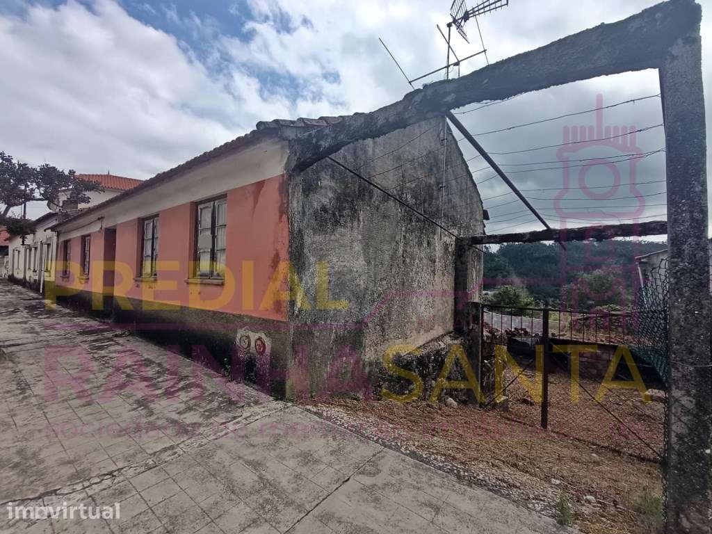Moradia T3 a nível de Rés do chão, com lojas, anexos e terreno - Ar... - Grande imagem: 2/23