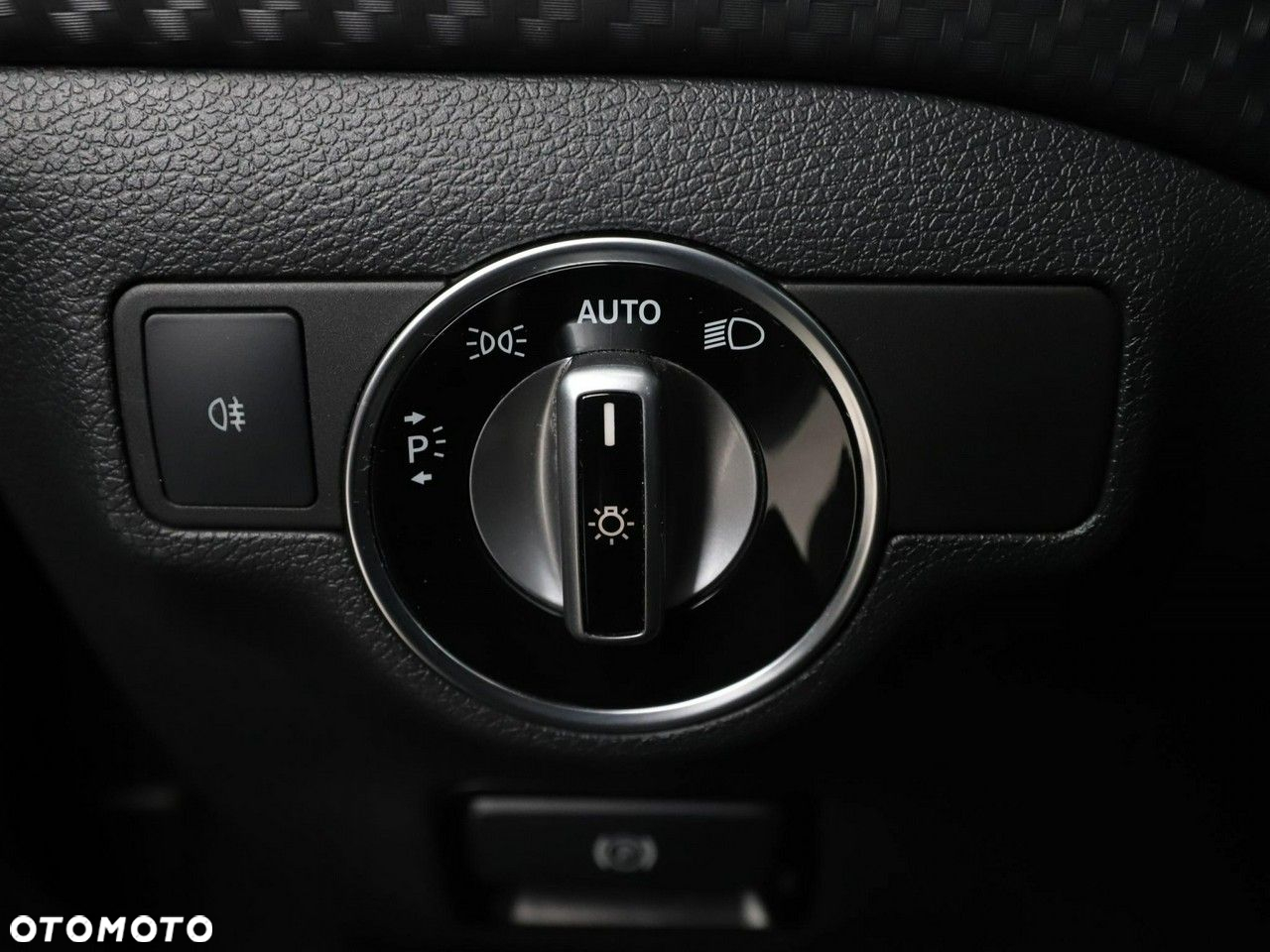 Mercedes-Benz Klasa A 180 (BlueEFFICIENCY) 7G-DCT AMG Sport - 31