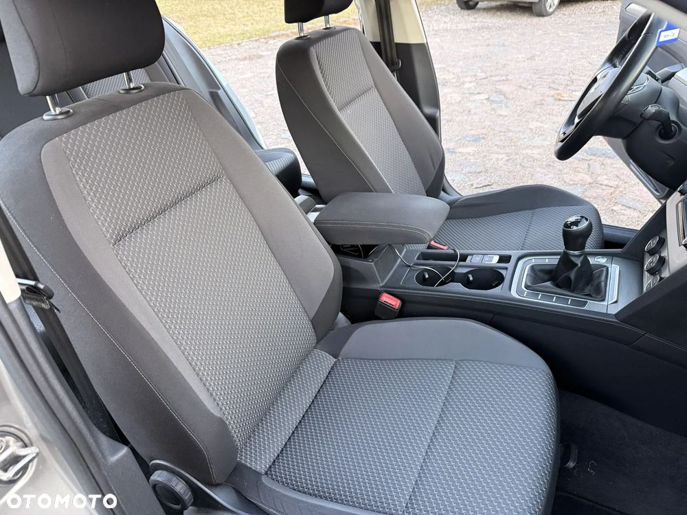 Volkswagen Passat 2.0 TDI BMT Comfortline - 25
