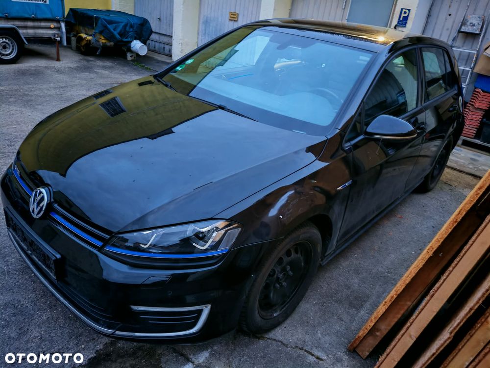 Volkswagen Golf - 10
