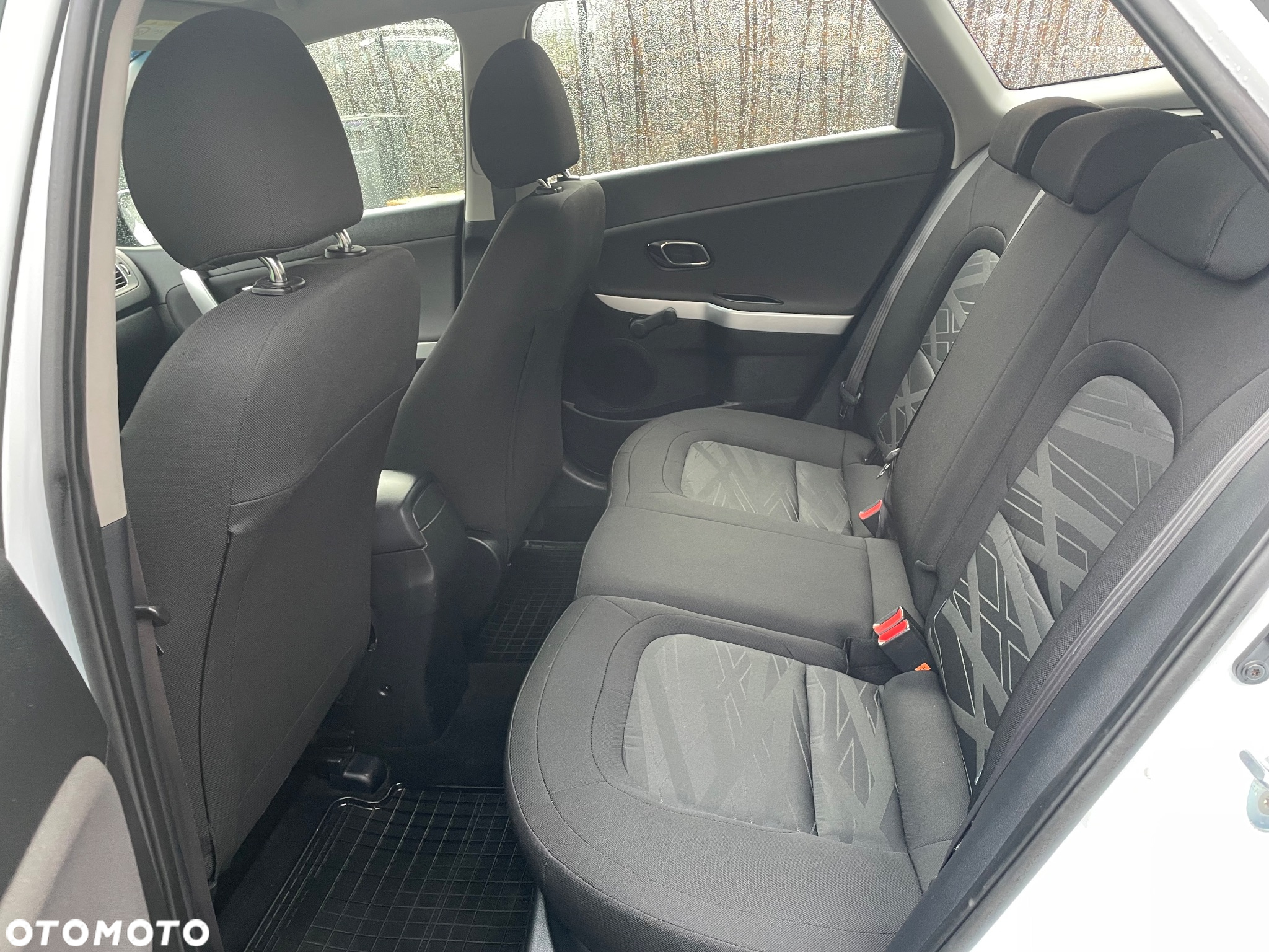 Kia Ceed - 8
