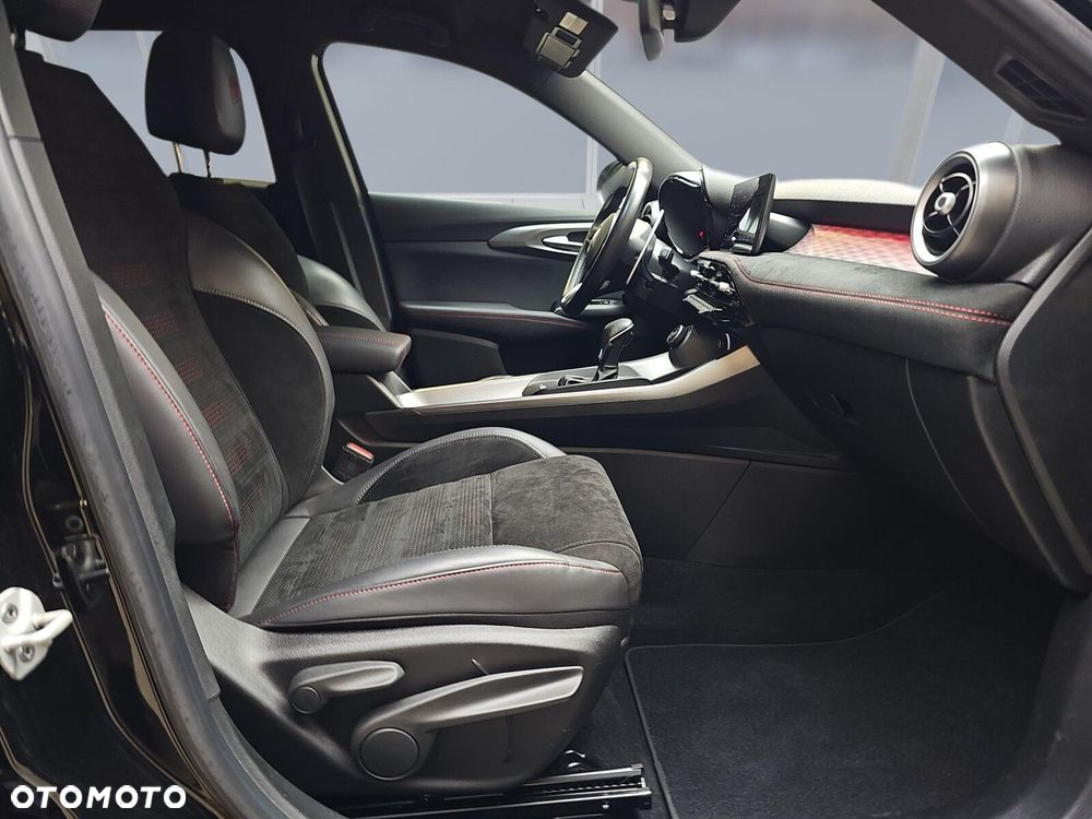 Alfa Romeo Tonale 1.5 T4 GSE mHEV Veloce DCT - 11