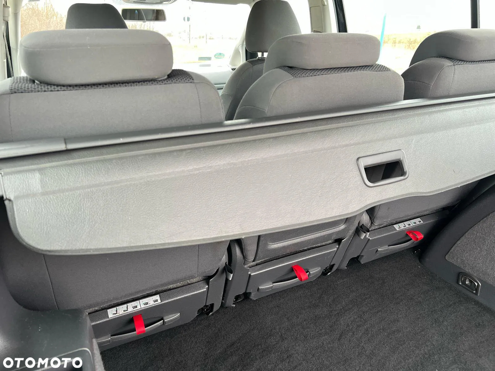 Volkswagen Touran 1.6 TDI DPF Trendline DSG - 13