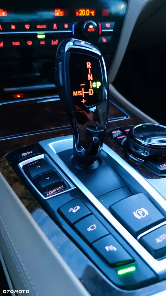 BMW Seria 7 740d xDrive - 9