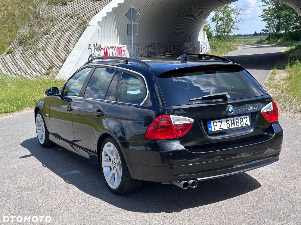 BMW Seria 3 330xi - 13