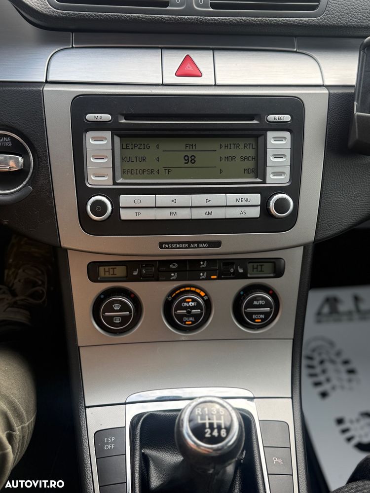 Volkswagen Passat 1.6 FSI Comfortline - 7