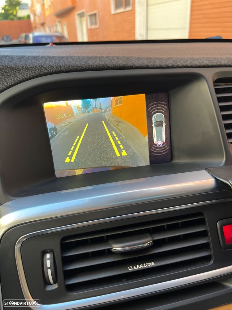 Volvo V60 Cross Country D3 Summum - 16