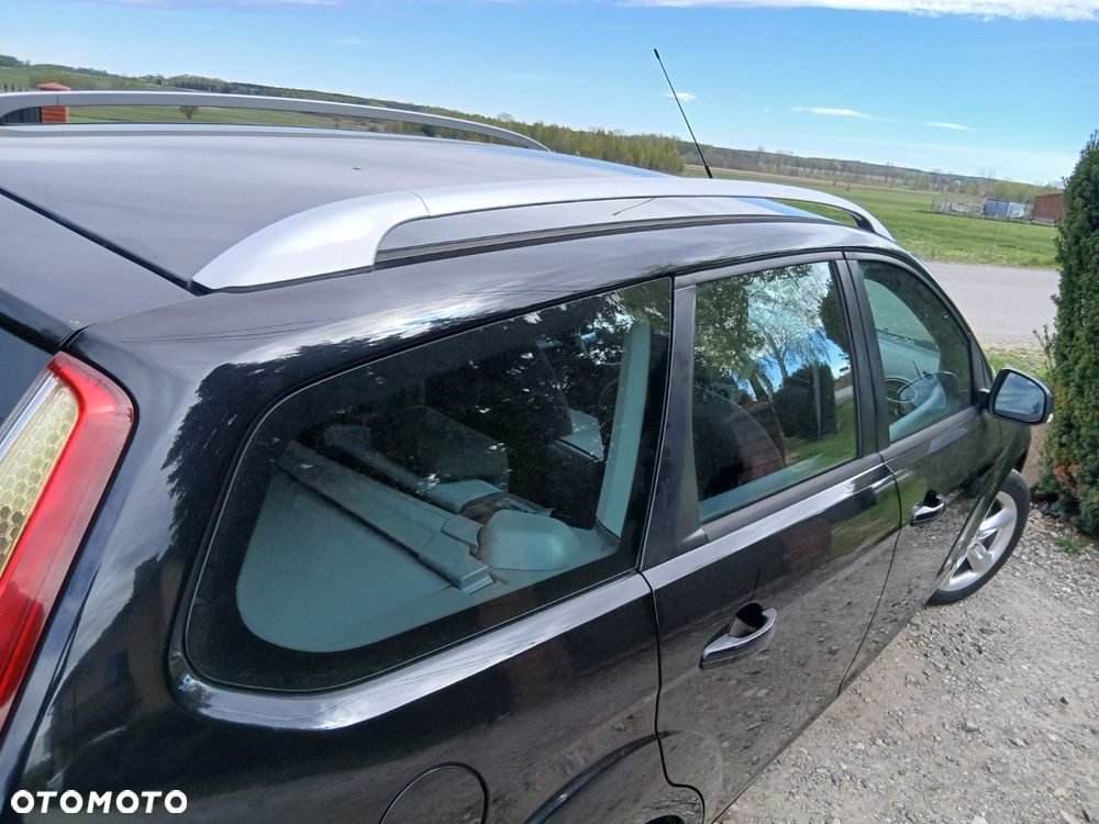 Ford Focus 1.6 16V Ambiente - 17