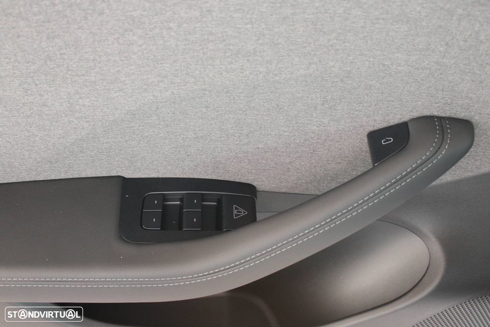 Tesla Model 3 - 13