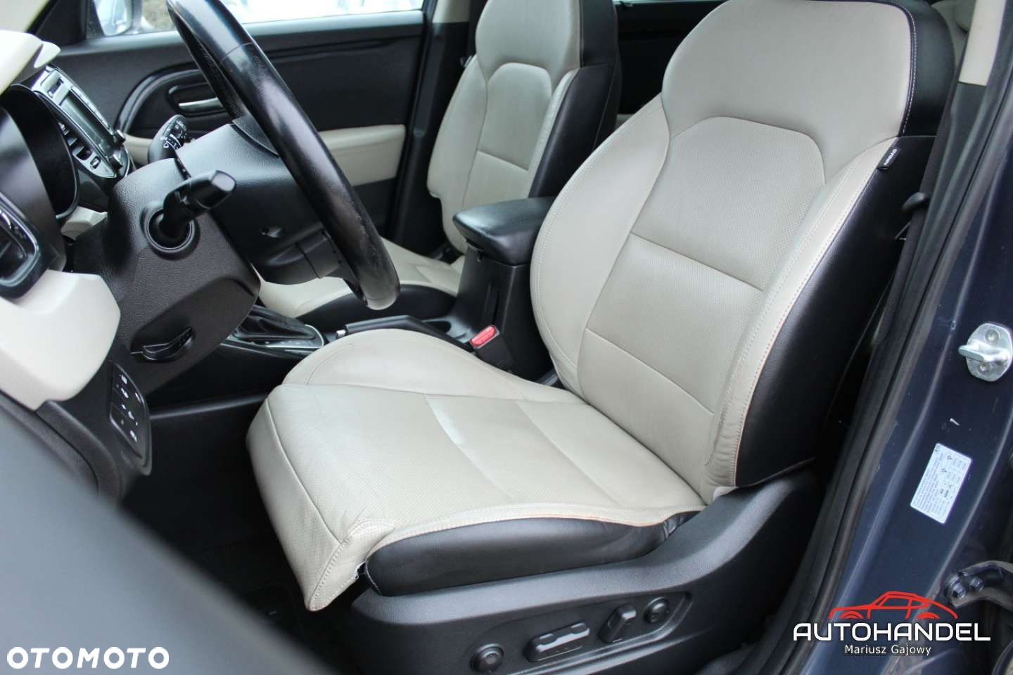 Kia Carens - 8