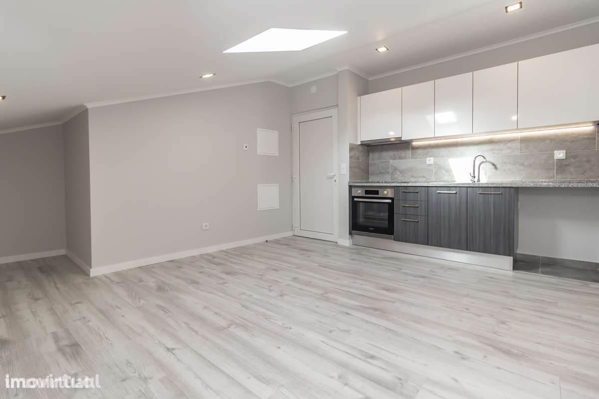 Arrendo Apartamento T1 remodelado- Casal do Marco, Paio Pires – 750Eur - Grande imagem: 2/14