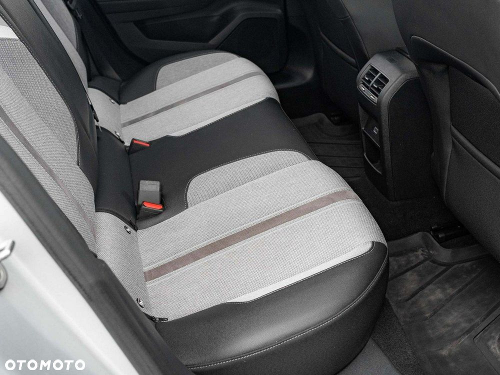 Opel Astra 1.2 T Elegance S&S - 27