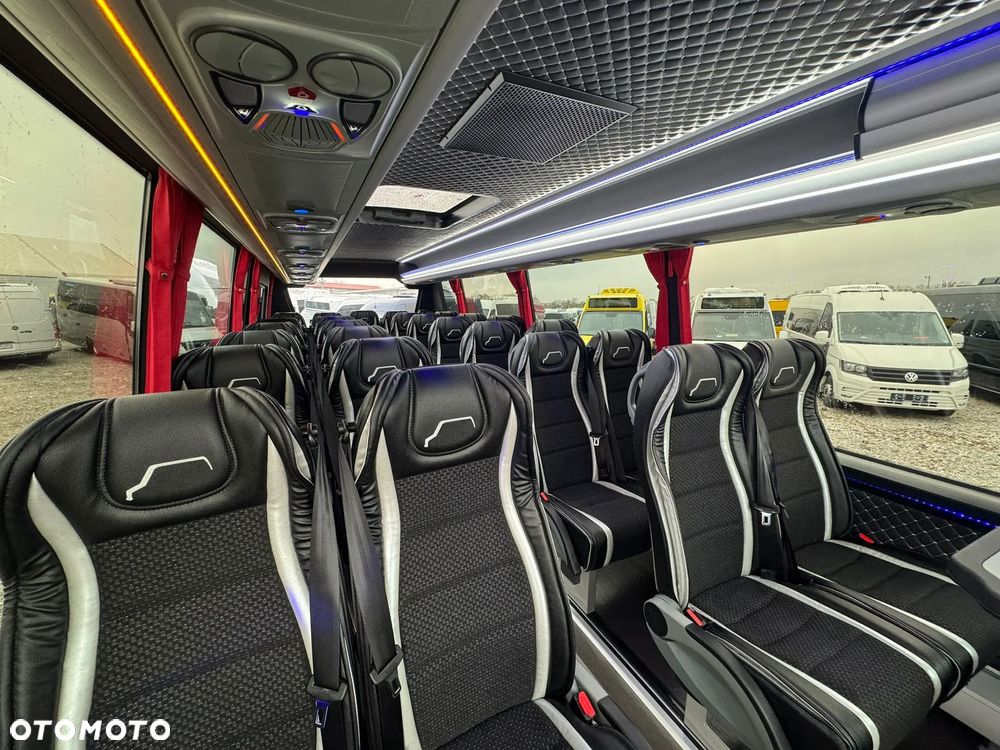 Mercedes-Benz Sprinter 519 - 25