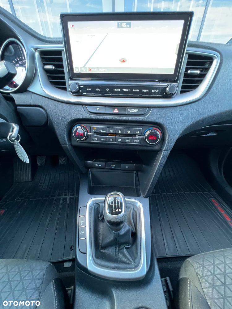 Kia Ceed 1.4 T-GDI L Business Line - 27
