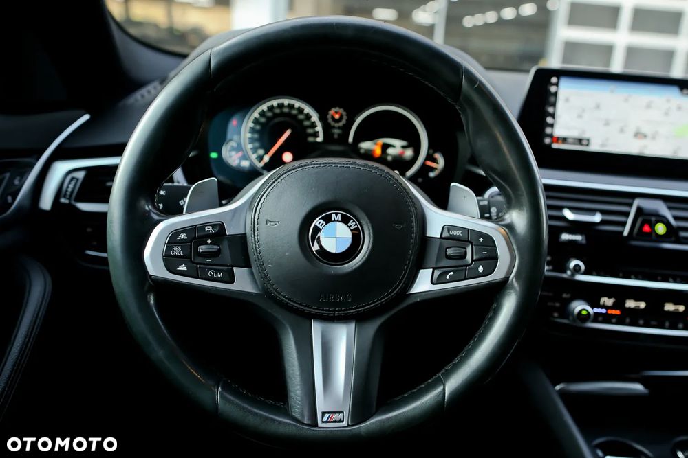 BMW Seria 5 520d Sport Line - 19
