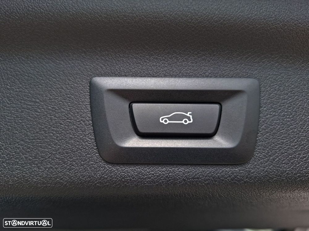 BMW x1 xDrive25e Pack Desportivo M - 31