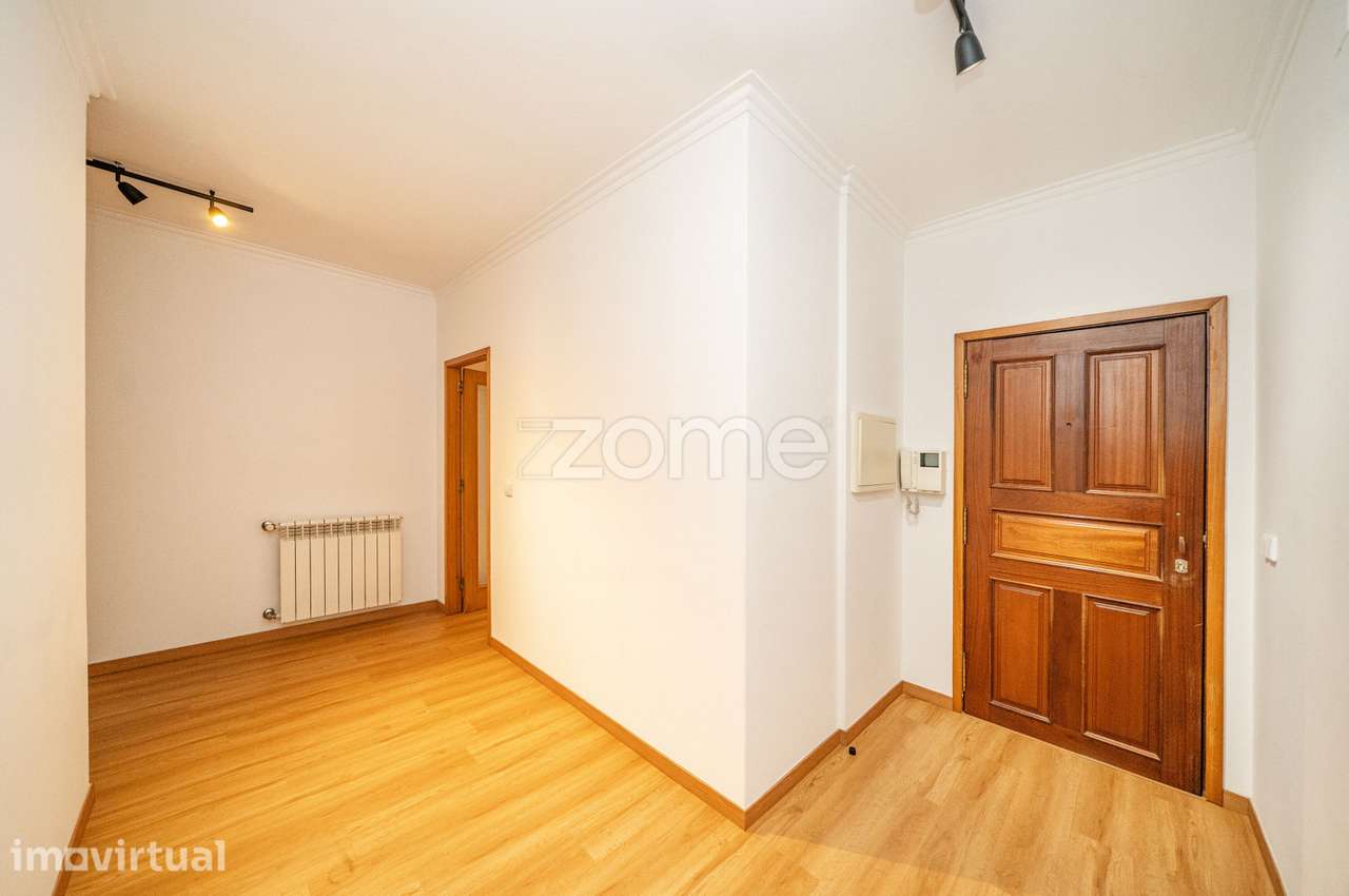 Apartamento T3 em Lamaçães com Varanda e Garagem - Grande imagem: 4/38