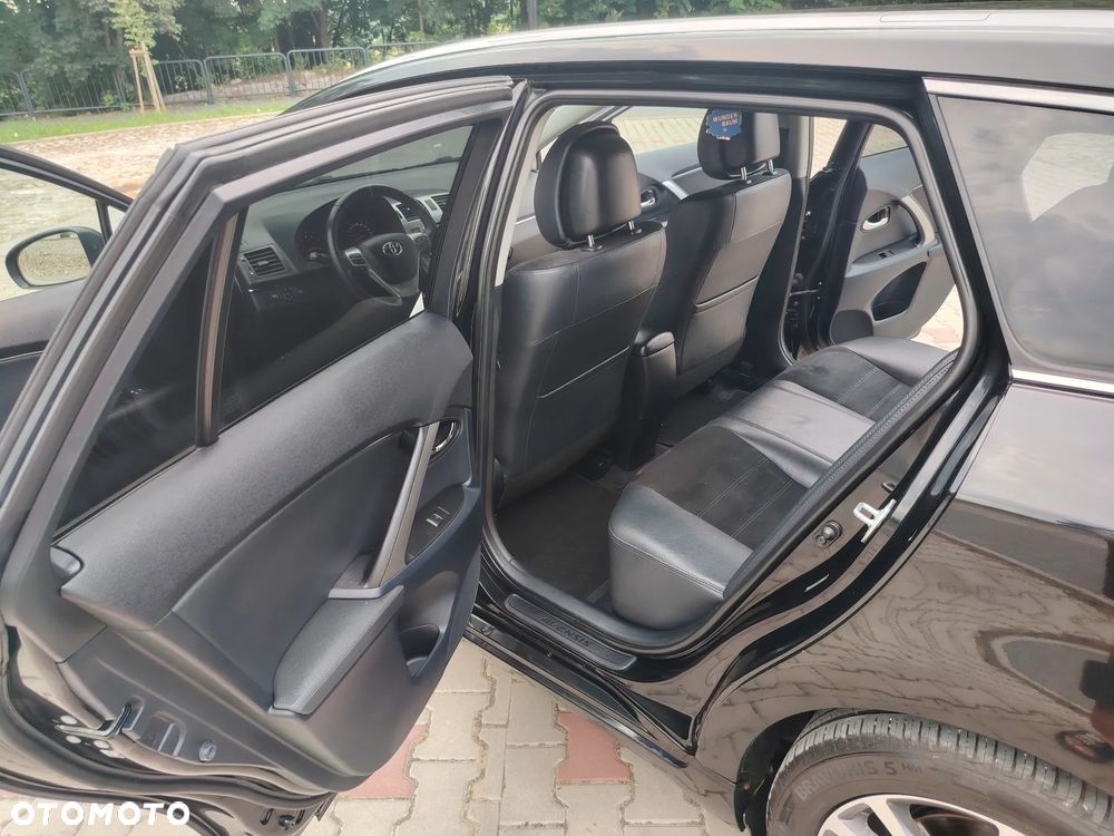 Toyota Avensis 1.8 Sol NAVI - 14
