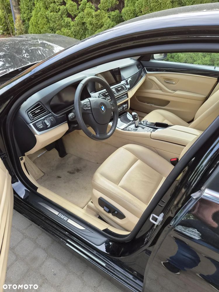 BMW Seria 5 520i - 8