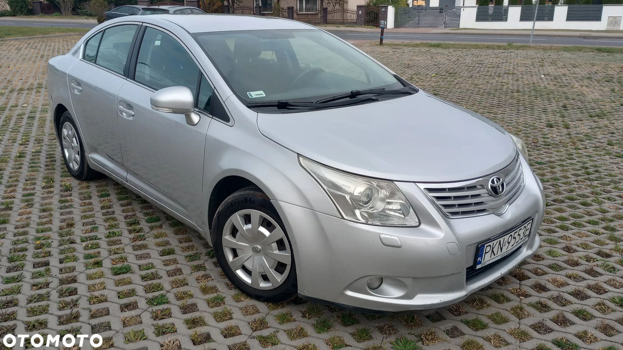 Toyota Avensis 2.0 D-4D Luna - 1
